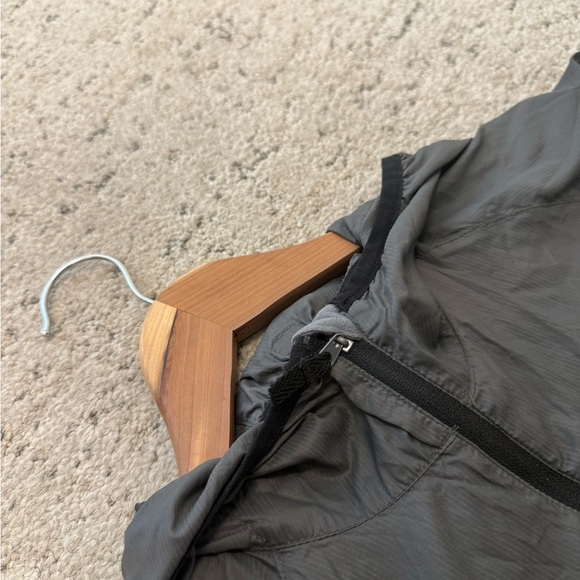 Race Face M EUC nylon lightweight biking Jacket with Hood and Quarter-Zip Design - Picture 16 of 16